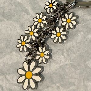 Adorable Daisy Chain White Yellow Silver Key Chain / Fob Purse Charm